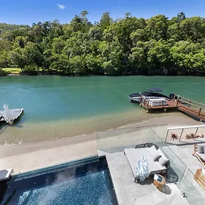 33 Witta Circle, Holiday home