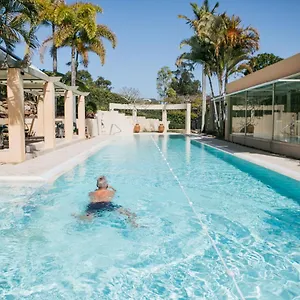 4* Resort Noosa Springs Golf &